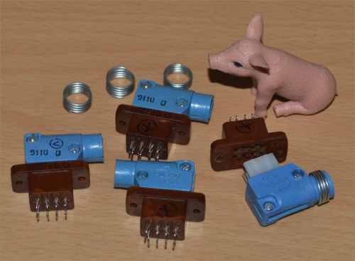 400V 5Amp 8-way connector set. Panel-female cable-male. Price for 4