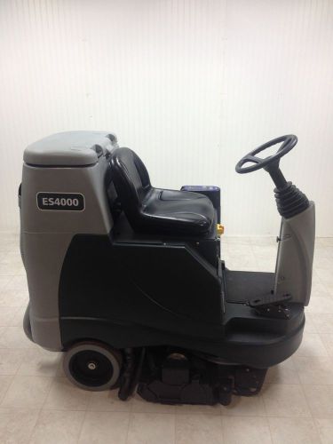 Advance es4000 ride on carpet extractor for sale