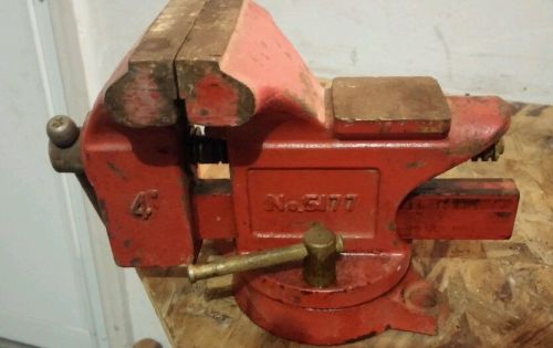 15 LB ANVIL FULLER VISE AND PIPE VISE #4 OPENING UP TO 4 &#034;