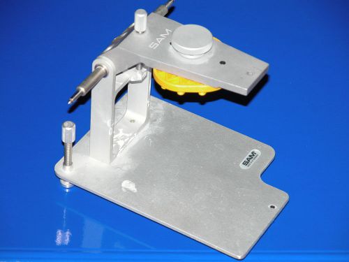 SAM hinge axis face bow mounting device