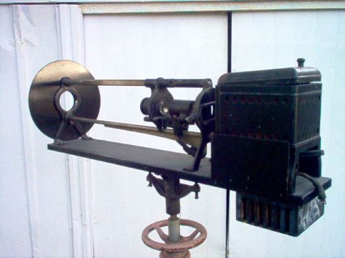 antique1916 ophthalmic projector and works.(Reduced)
