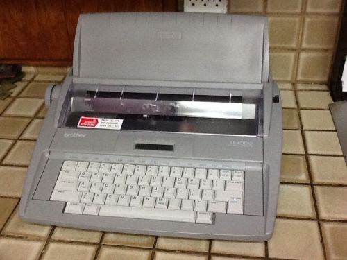 BROTHER SX-4000 Electronic Typewriter With LCD Display