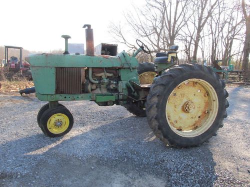 John Deere 3010 Tractor