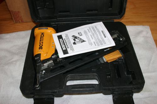 BOSTITCH N62FN ANGLED FINISH NAILER 1&#034;-2 1/2&#034; 15 GAUGE w/CASE, manual NICE CLEAN