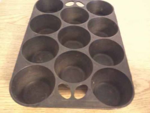 Griswold Muffin Pan No.10 Erie PA USA 9.49C