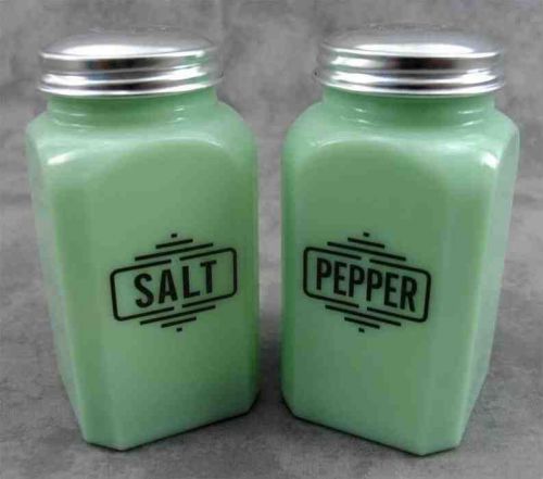 JADEITE GREEN GLASS TALL ART DECO SALT &amp; PEPPER SHAKER RANGE SET ~Black Letters~
