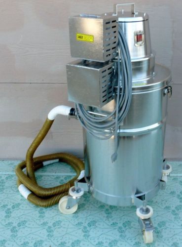 NILFISK CLEANROOM VACUUM CWR75SS WET DRY CLEANER 120V 60HZ 10.5A 1200W STAINLESS