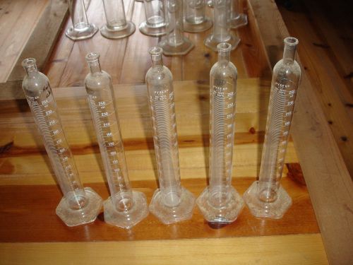 Pyrex Glas Graduated Cylinders, Set of 5 with gas nipples that are 250 ml each