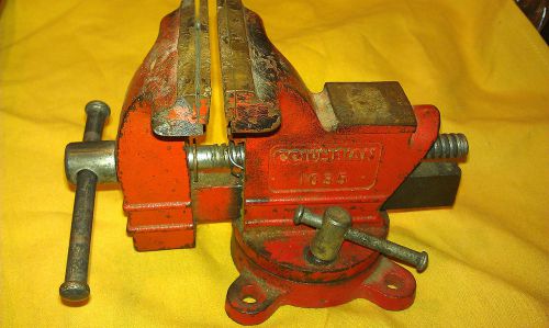 Vintage 3 1/2&#034; Columbian 1035 Swivel Base Red Vise/ Vice. Bench, Table Tool