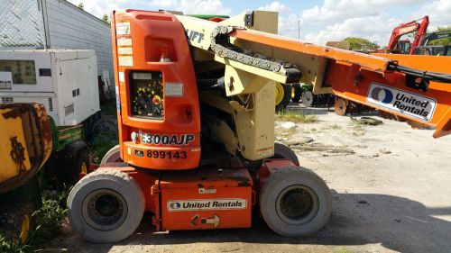 2007 JLG E300 AJP Electric Articulating Man Lift w/ only 894 hours of use