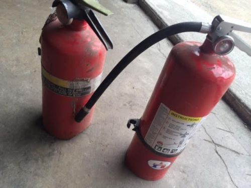 Very Nice lot of older Fire extinguishers!