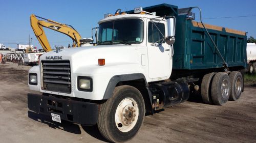 2001 mack rd690s twin axle dump truck ready to work. cold a/c, steel 14&#039; body for sale
