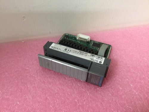 Allen Bradley SLC500 Output Module 1746-OB32 series D