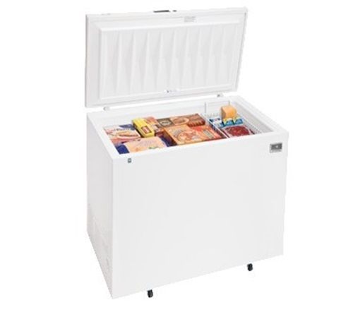 Kelvinator kccf070qw chest freezer 7.35 cu. ft. white exterior for sale