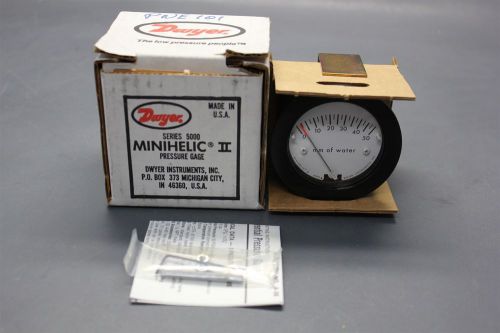 NEW DWYER MINIHELIC II H2O WATER PRESSURE GAGE 2-5000-50 (S17-T-118C/S18-1-72C)