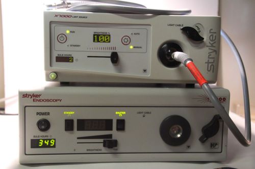 Stryker X7000 Xenon light source with light cord