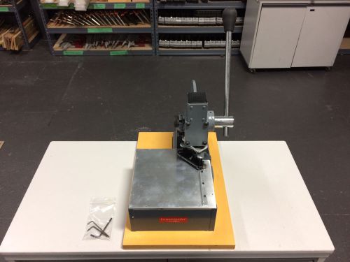 Lassco cr-60 heavy-duty sign / aluminum corner rounder w/ 1/2&#034; die - brand new! for sale