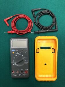 FLUKE 87 TRUE RMS MULTIMETER Tested Comes With Yellow CASE and Test Leads