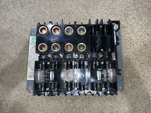 Square D (8 Fuse, 3 Fuse Pullout) Panelboard