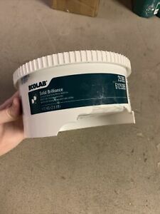 Ecolab Solid Brilliance Rinse Additive 2.5 LB- DAMAGED CONTAINER