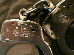 Smith and Wesson Handcuffs Model 100 Chain Link Standard Nickel