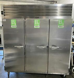 TRAULSEN G30011  76” 3 DOOR STAINLESS STEEL REACH IN COOLER REFRIGERATOR COOLE