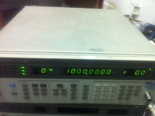 HP Hewlett Packard 8657A Opt 001 Signal Generator 0.1-1040 Mhz &#034;Tested&#034;