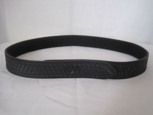 Safariland medium black leather velcro duty belt 1 1/2&#034; wide 38 1/2&#034; police for sale