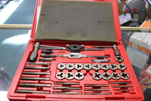 VERMONT AMERICAN 40pc. TAP &amp; DIE SET CARBON STEEL 21729 FREE SHIPPING!! (893)
