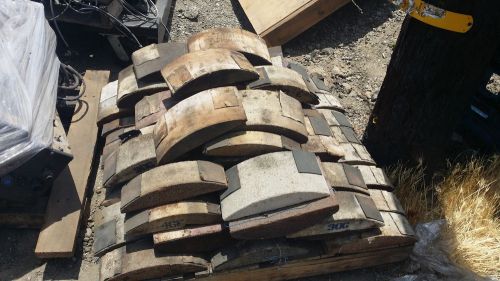 1 PALLET OF APPROX 50 MISC BLANCHARD GRINDING SEGMENTS MOST ARE NEW?