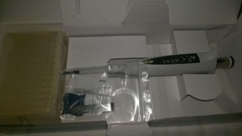Biohit Pipettor 2–20 µL , New In Box