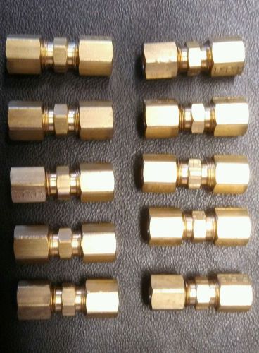 Lot of 10 Parker 62C-2 brass compression couplers 1/8&#034; OD tube x 1/8&#034; OD tube