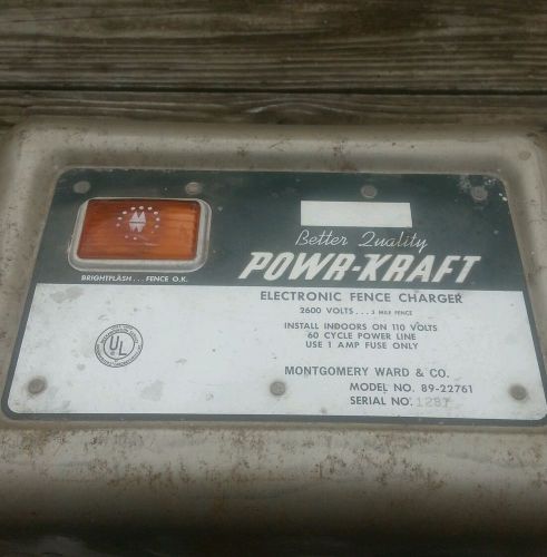 MONTCOMERY WARD  ELECTRONIC FENCE CHARGER 2600 Volts........3 MILE  FENCE