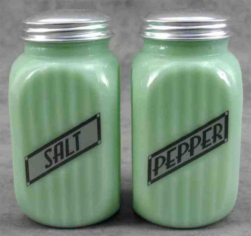 JADEITE GREEN GLASS TALL SALT &amp; PEPPER SHAKER SET RIBBED ARCH PANEL Label Design