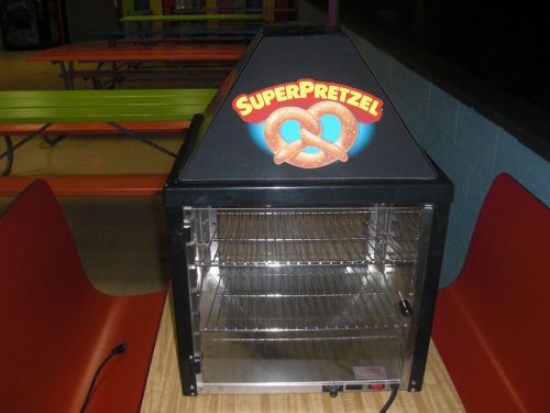 Wisco 690-16 Pretzel Concession Warmer Merchandiser Display