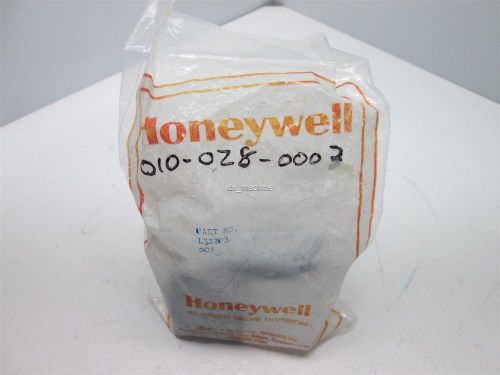 Honeywell L322P3 Solenoid Valve 110V - 22W