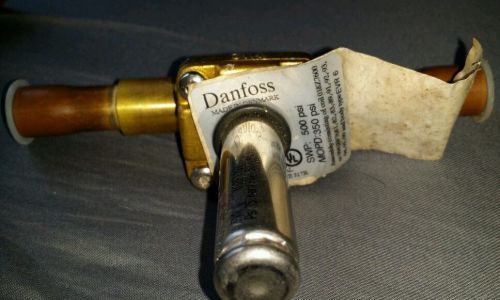 New Danfoss Solenoid Valve 032F1162 1/2&#034; ODF x 1/2&#034; ODF