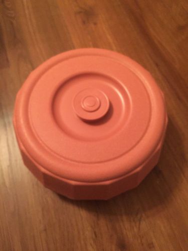 Insulated Thermal Plate with Dome Covered Lid.