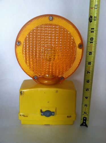 Vintage 12v amber traffic safety barricade flashing light &#039;working&#039; for sale
