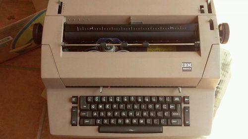 Excellent conditon IBM Selectric ii &#034;rotarywriter&#034; electric typewriter