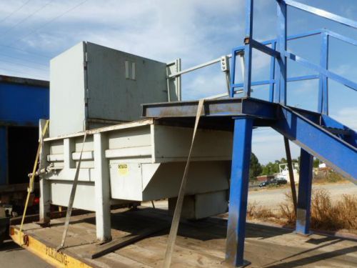 MARATHON COMPACTOR WITH LOADING RAMP AND 40 CY DUMPSTER