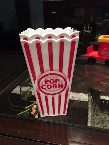 2 Plastic Popcorn Cups