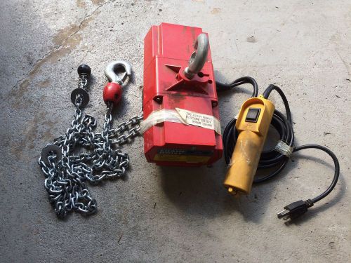 electric chain hoist Chicago Electric 330 Lbs