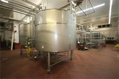 2000 gallon stainless steel processor tank vertical  legs with sweep agitation for sale