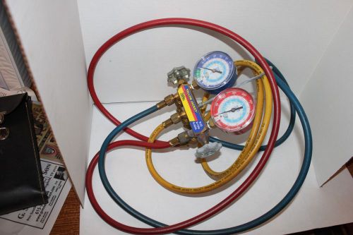 yellow jacket manifold with hoses