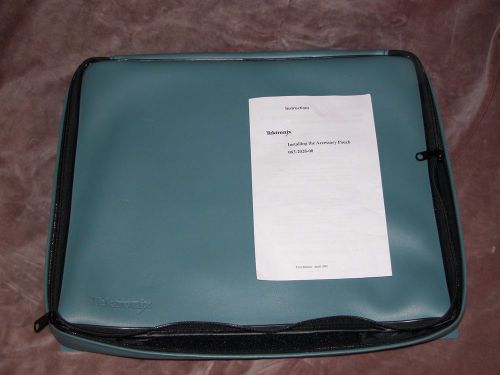 Tektronix 063-2028-00 Accessory Pouch with instructions