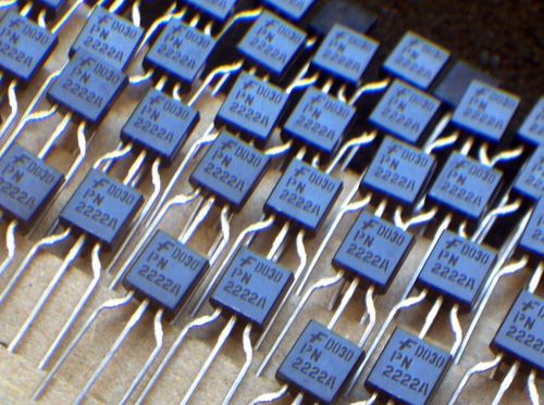 100X Motorola PN2222A NPN Transistor  Fairchild ammo pack  - 100pcs [ PN2222A ]