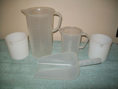 5 Piece Lot of Bel-Art Scienceware Products 1-Scoop 2-Pitchers &amp; 2 Beakers