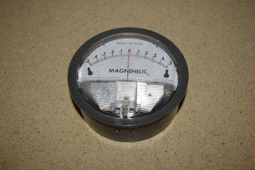 ^^ DWYER INSTRUMENTS MAGNEHELIC PRESSURE GAUGE CAT NO 2301 (EF)