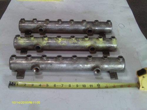STAINLESS STEEL WATER MANIFOLD --- TWO 1/2&#034; NPT CONNECTS WITH EIGHT 1/4&#034; PORTS
